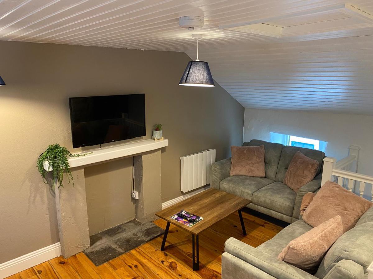2 Bed Townhouse Eyre Square City Centre กัลเวย์ ภายนอก รูปภาพ